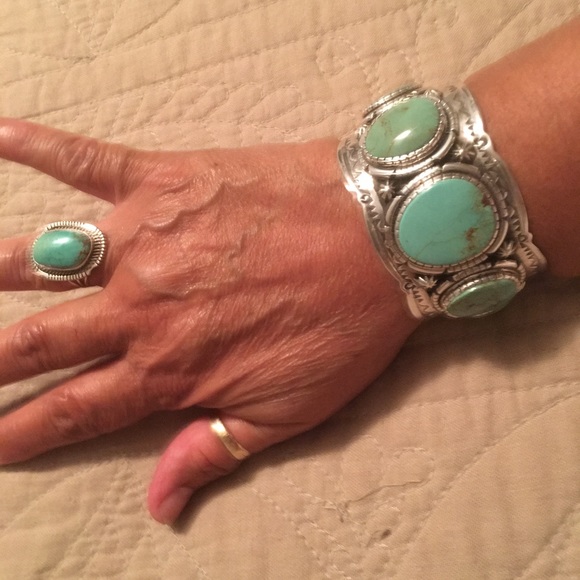 Authentic Navajo Turquoise/Silver cuff Bracelet. - Picture 4 of 4